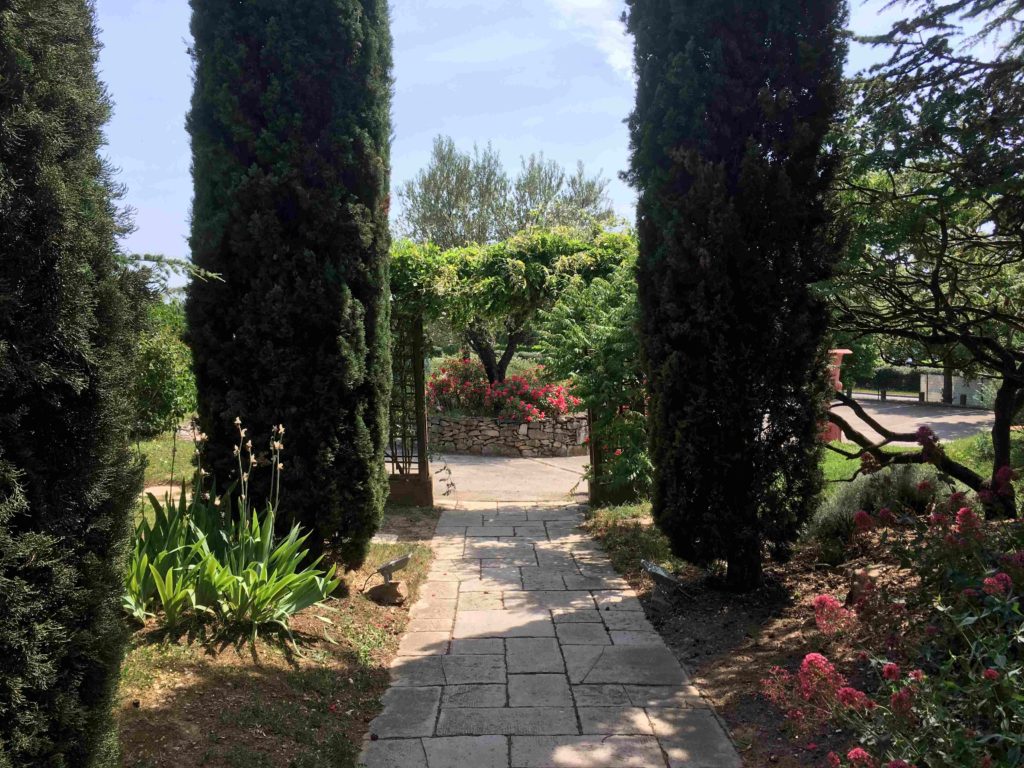 JARDIN HOTEL RESTAURANT LA ROSELIERE